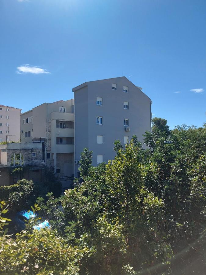 Apartments Neva Makarska Zewnętrze zdjęcie